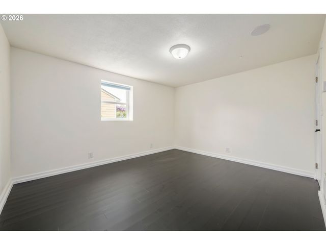 671 TANEY St, Eugene, OR 97402