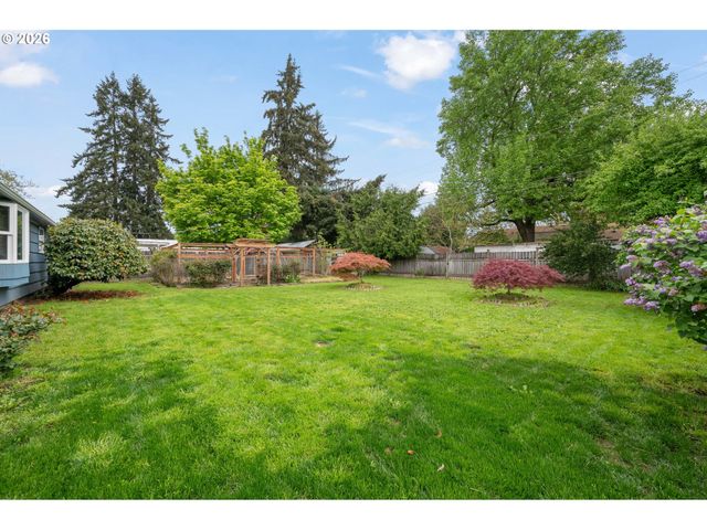 671 TANEY St, Eugene, OR 97402