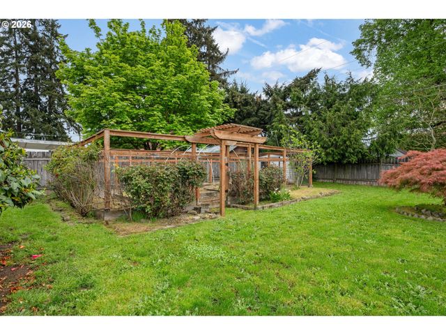 671 TANEY St, Eugene, OR 97402