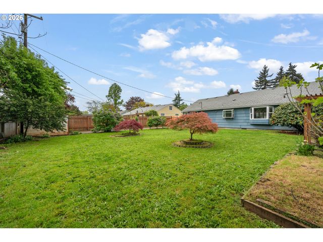 671 TANEY St, Eugene, OR 97402