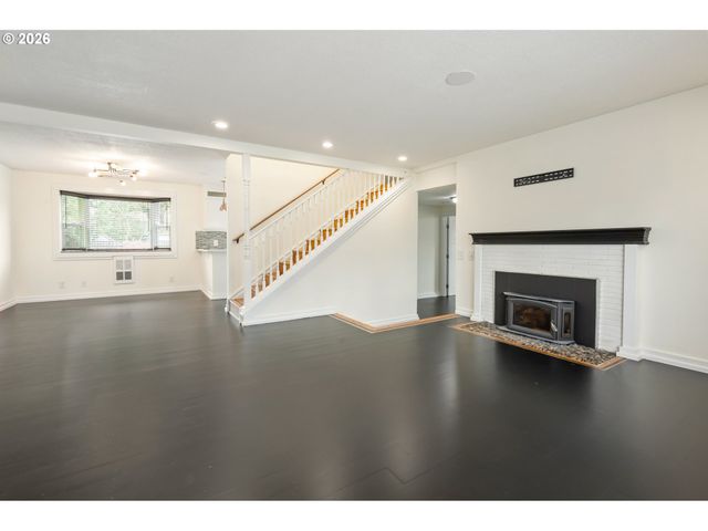 671 TANEY St, Eugene, OR 97402