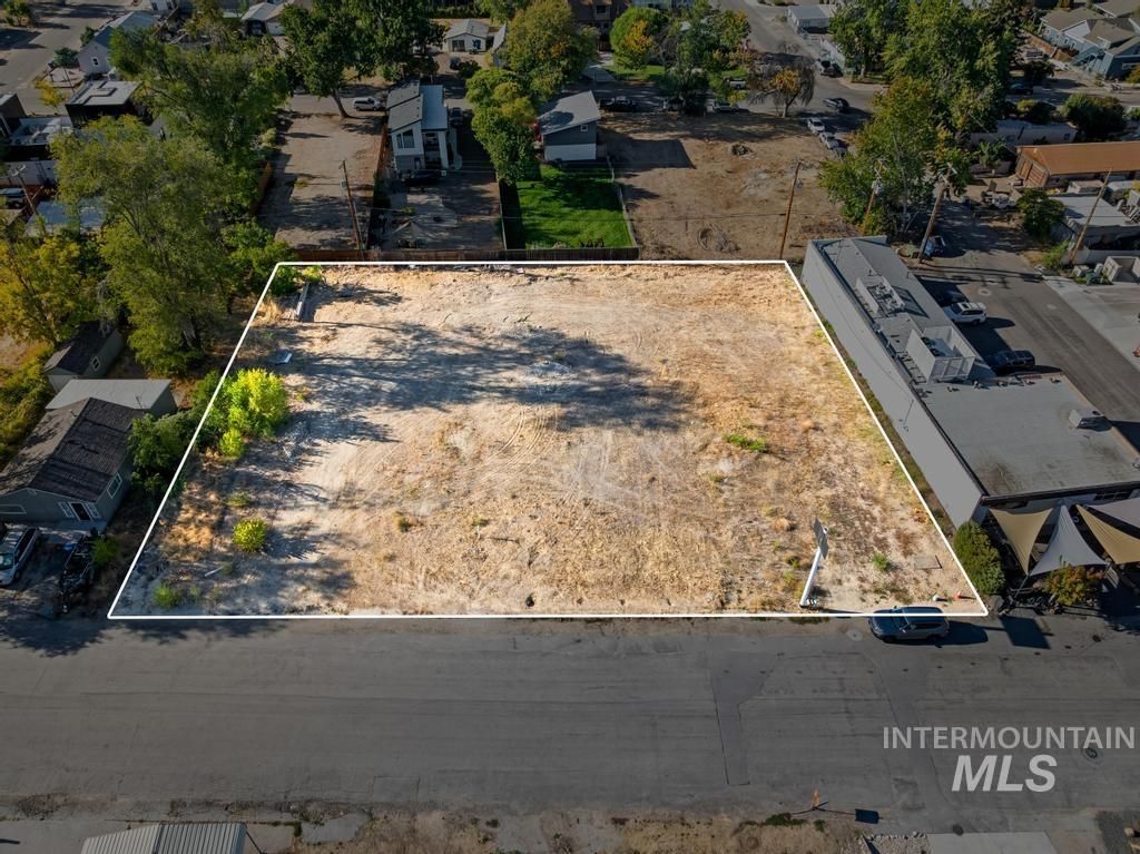 208-212 E 34th, Garden City, ID 83714 photo 3