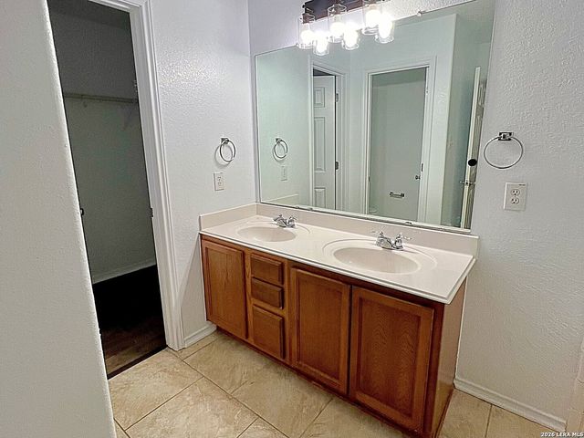 2119 MOBEETIE TRL, San Antonio, TX 78245