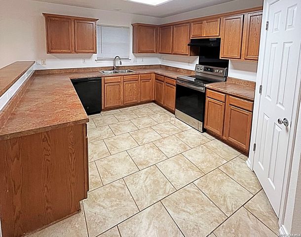 2119 MOBEETIE TRL, San Antonio, TX 78245
