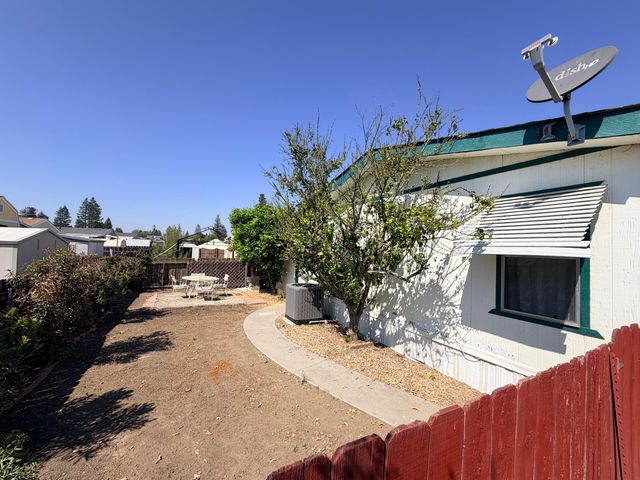 2300 W Morton Avenue 160, Porterville, CA 93257