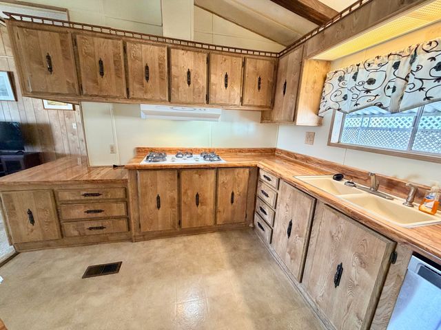 2300 W Morton Avenue 160, Porterville, CA 93257