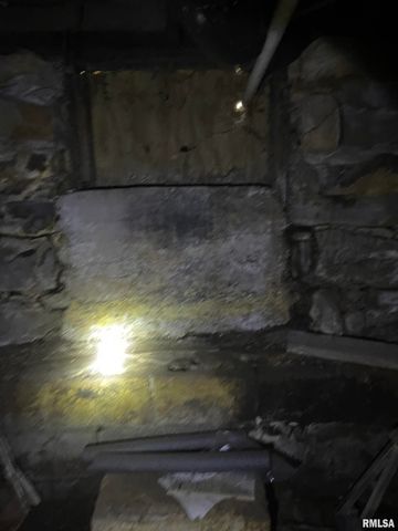 408 S UNIVERSITY Avenue, Carbondale, IL 62901