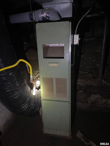 408 S UNIVERSITY Avenue, Carbondale, IL 62901