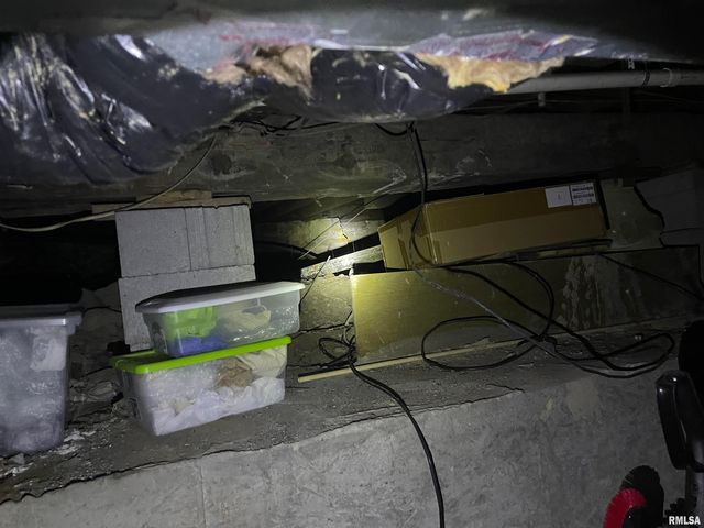 408 S UNIVERSITY Avenue, Carbondale, IL 62901