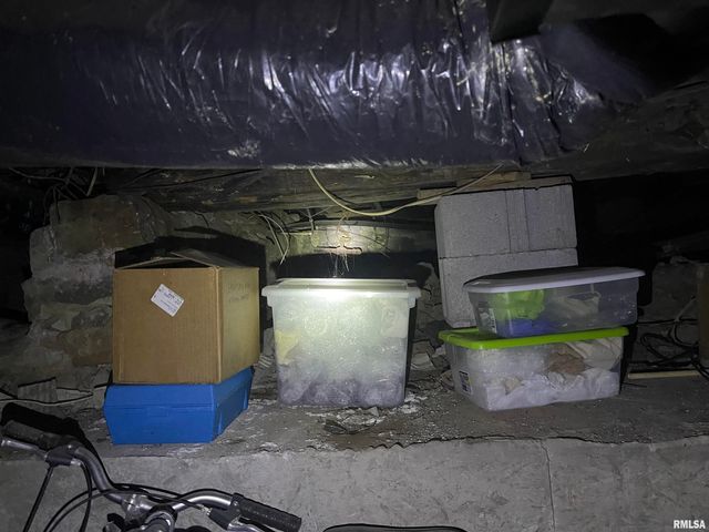 408 S UNIVERSITY Avenue, Carbondale, IL 62901