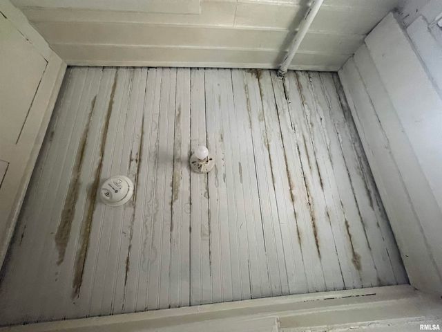 408 S UNIVERSITY Avenue, Carbondale, IL 62901