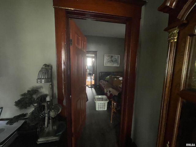 408 S UNIVERSITY Avenue, Carbondale, IL 62901