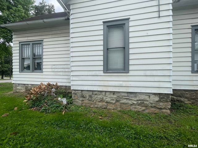 408 S UNIVERSITY Avenue, Carbondale, IL 62901