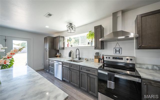 125 La Vista Drive, Waynesville, MO 65583