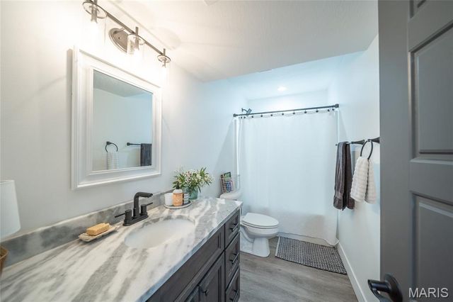 125 La Vista Drive, Waynesville, MO 65583