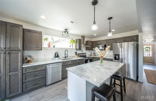 125 La Vista Drive, Waynesville, MO 65583