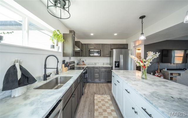 125 La Vista Drive, Waynesville, MO 65583