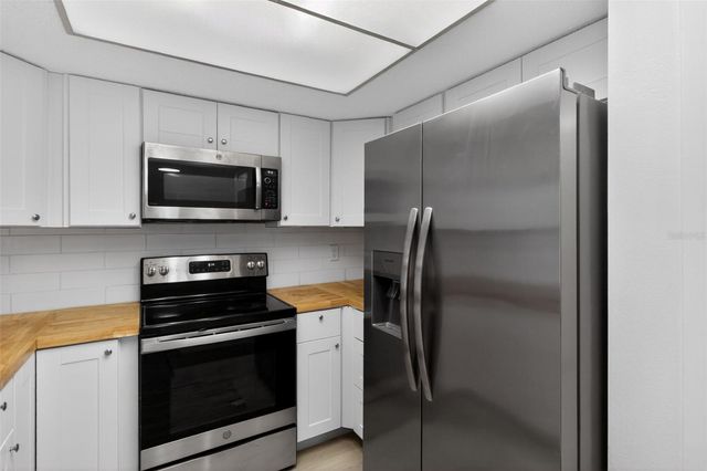 4250 PINEFIELD AVENUE, Holiday, FL 34691