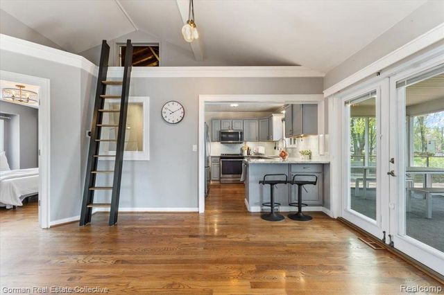 4583 Forest Avenue, Waterford, MI 48328