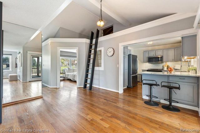 4583 Forest Avenue, Waterford, MI 48328