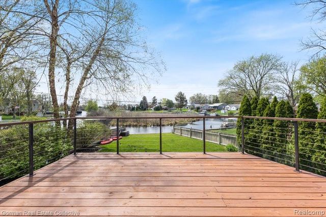 4583 Forest Avenue, Waterford, MI 48328