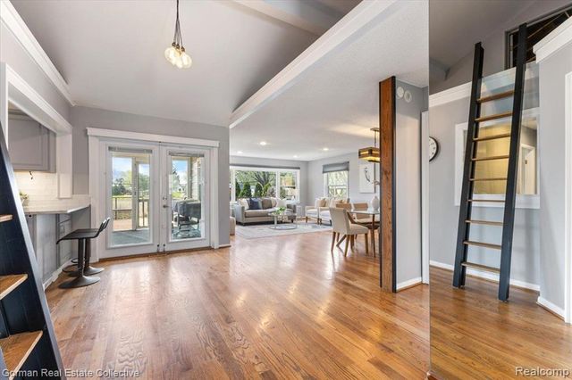 4583 Forest Avenue, Waterford, MI 48328