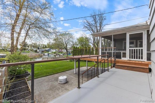 4583 Forest Avenue, Waterford, MI 48328