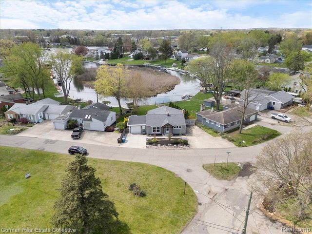 4583 Forest Avenue, Waterford, MI 48328