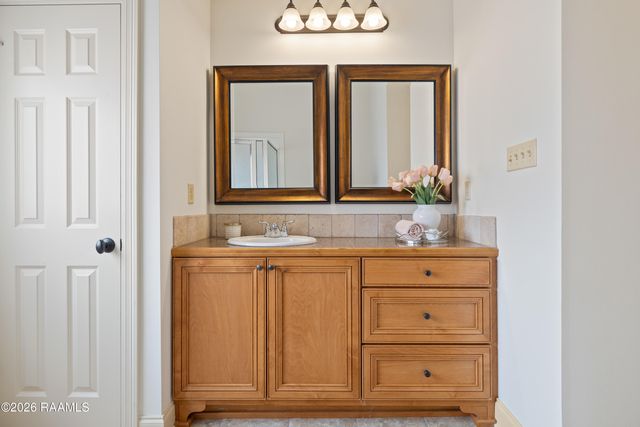 208 Harbor Bend Boulevard, Lafayette, LA 70508