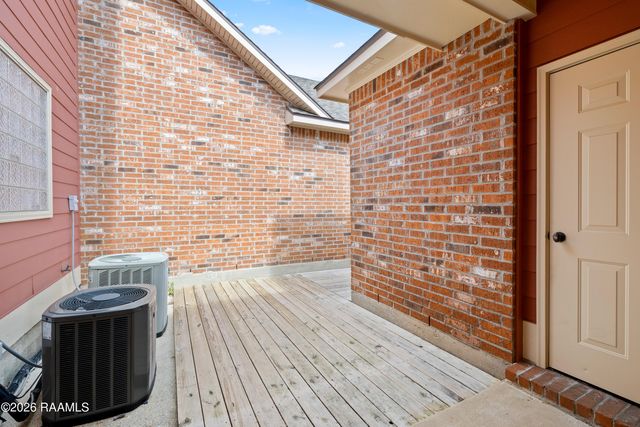 208 Harbor Bend Boulevard, Lafayette, LA 70508