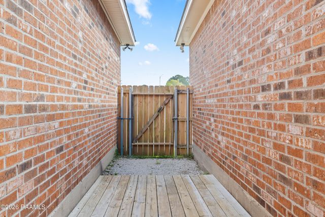 208 Harbor Bend Boulevard, Lafayette, LA 70508