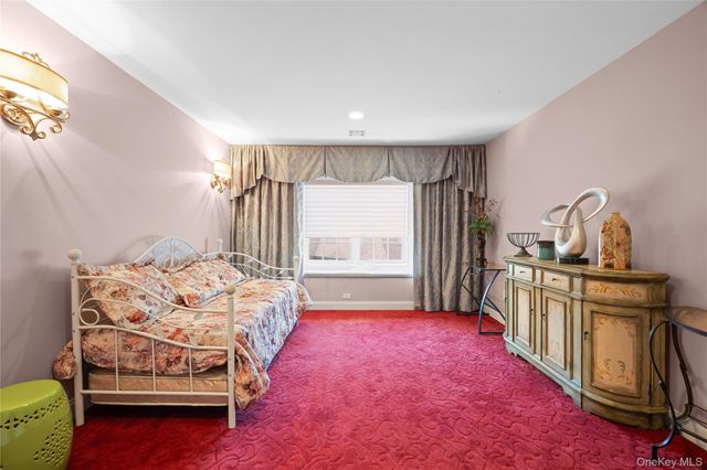 385 Altessa Boulevard, Melville, NY 11747