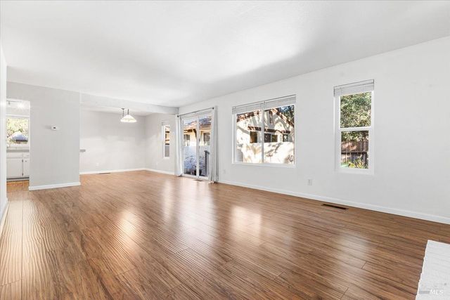 802 Adobe Dr, Santa Rosa, CA 95404