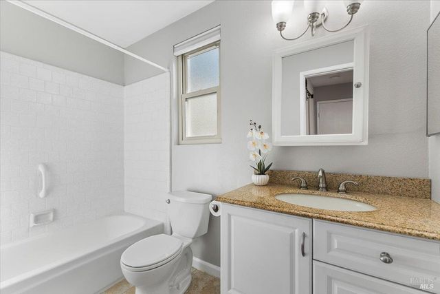 802 Adobe Dr, Santa Rosa, CA 95404