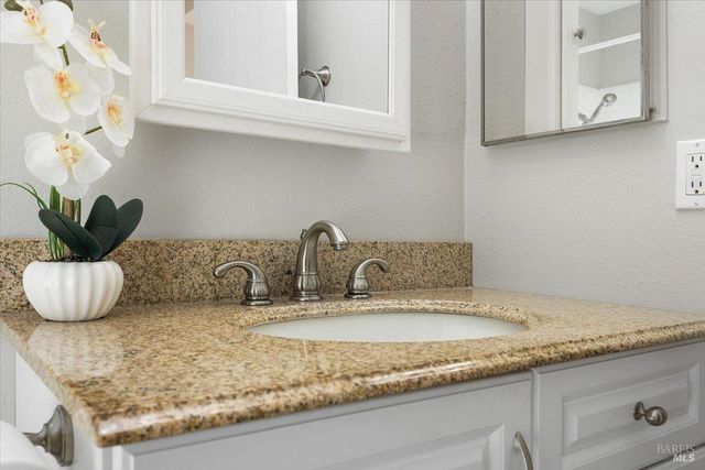 802 Adobe Dr, Santa Rosa, CA 95404