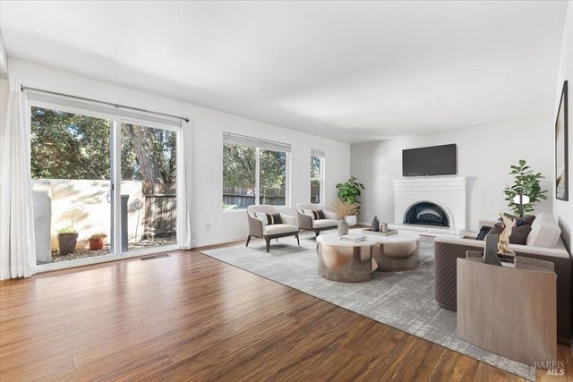 802 Adobe Dr, Santa Rosa, CA 95404