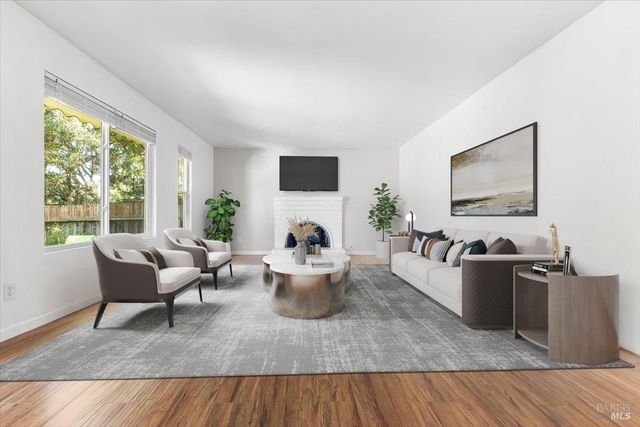 802 Adobe Dr, Santa Rosa, CA 95404