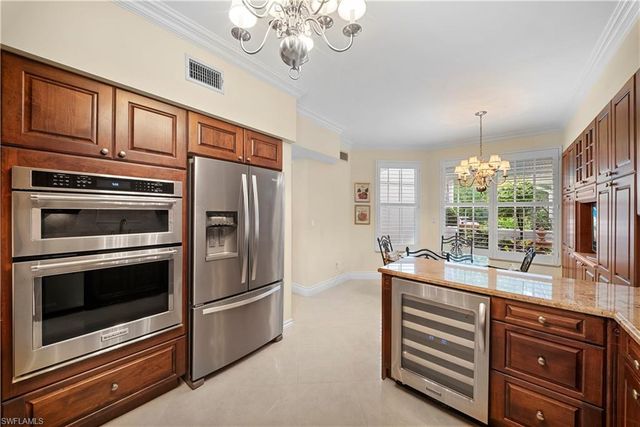 6830 San Marino DR 711A, Naples, FL 34108