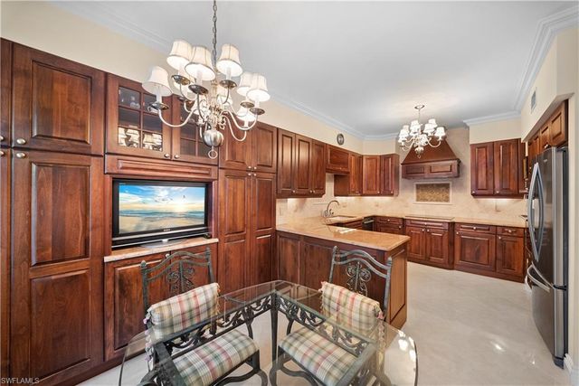 6830 San Marino DR 711A, Naples, FL 34108