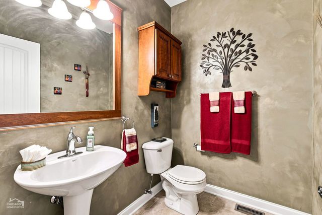 10918 Williams Court, Woodstock, IL 60098