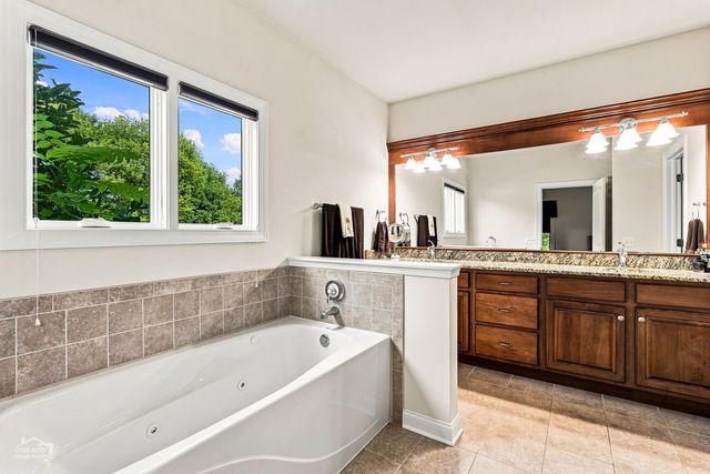 10918 Williams Court, Woodstock, IL 60098