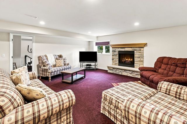 10918 Williams Court, Woodstock, IL 60098