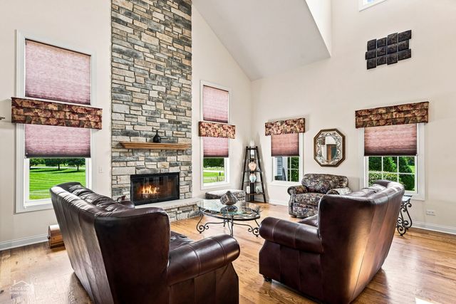 10918 Williams Court, Woodstock, IL 60098