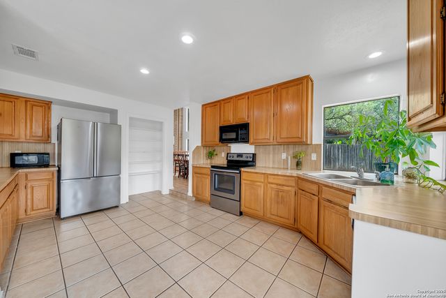 9310 Jorwoods, San Antonio, TX 78250