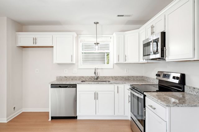 200 Quarry Overlook Way, Clarksville, TN 37043