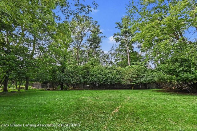 1930 Yuma Trail, Okemos, MI 48864