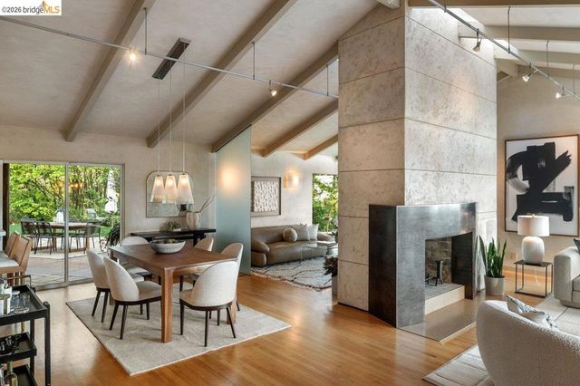 12131 Skyline Blvd, Oakland, CA 94619