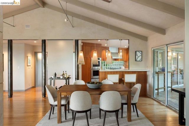 12131 Skyline Blvd, Oakland, CA 94619
