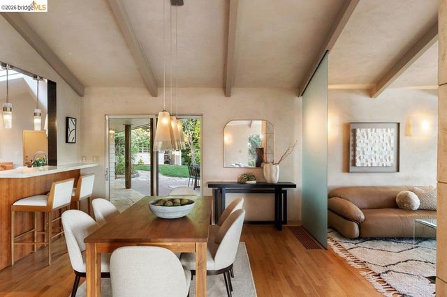 12131 Skyline Blvd, Oakland, CA 94619