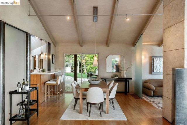12131 Skyline Blvd, Oakland, CA 94619